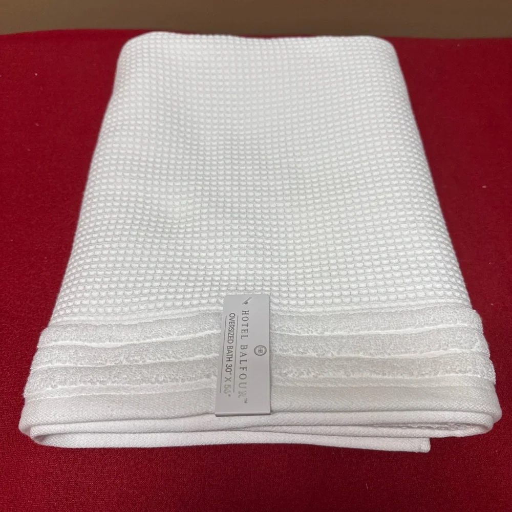 Hotel Balfour 2 Pck Textured Waffle Weave Twist COTTON Bath Towels 30x56” White